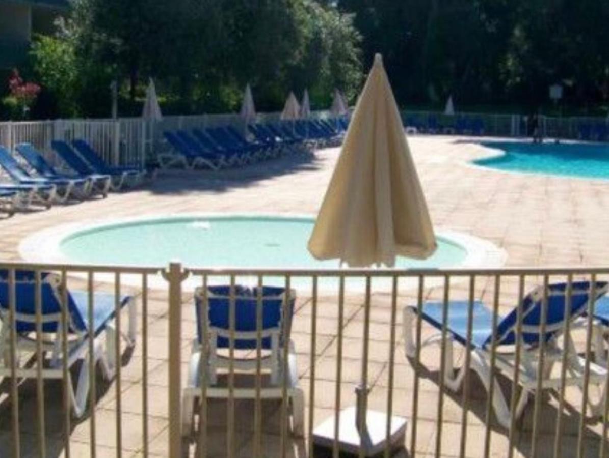 Appartement 3 Pieces, 6 Perso Avec Piscine Chauffee En Saison Domaine Du Golf De Pinsolle 苏斯通 外观 照片